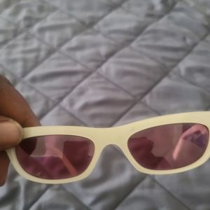 Kendall and Kylie shades